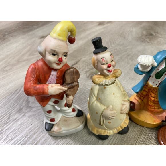 Lot of 6 Vintage Flambro Porcelain Clown Figurines Hand Painted 70s Collectible - Picture 2 of 10